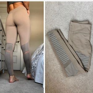 alo yoga tan leggings